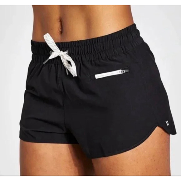 Vuori Pants - Women’s Vuori Clementine black shorts size XL
